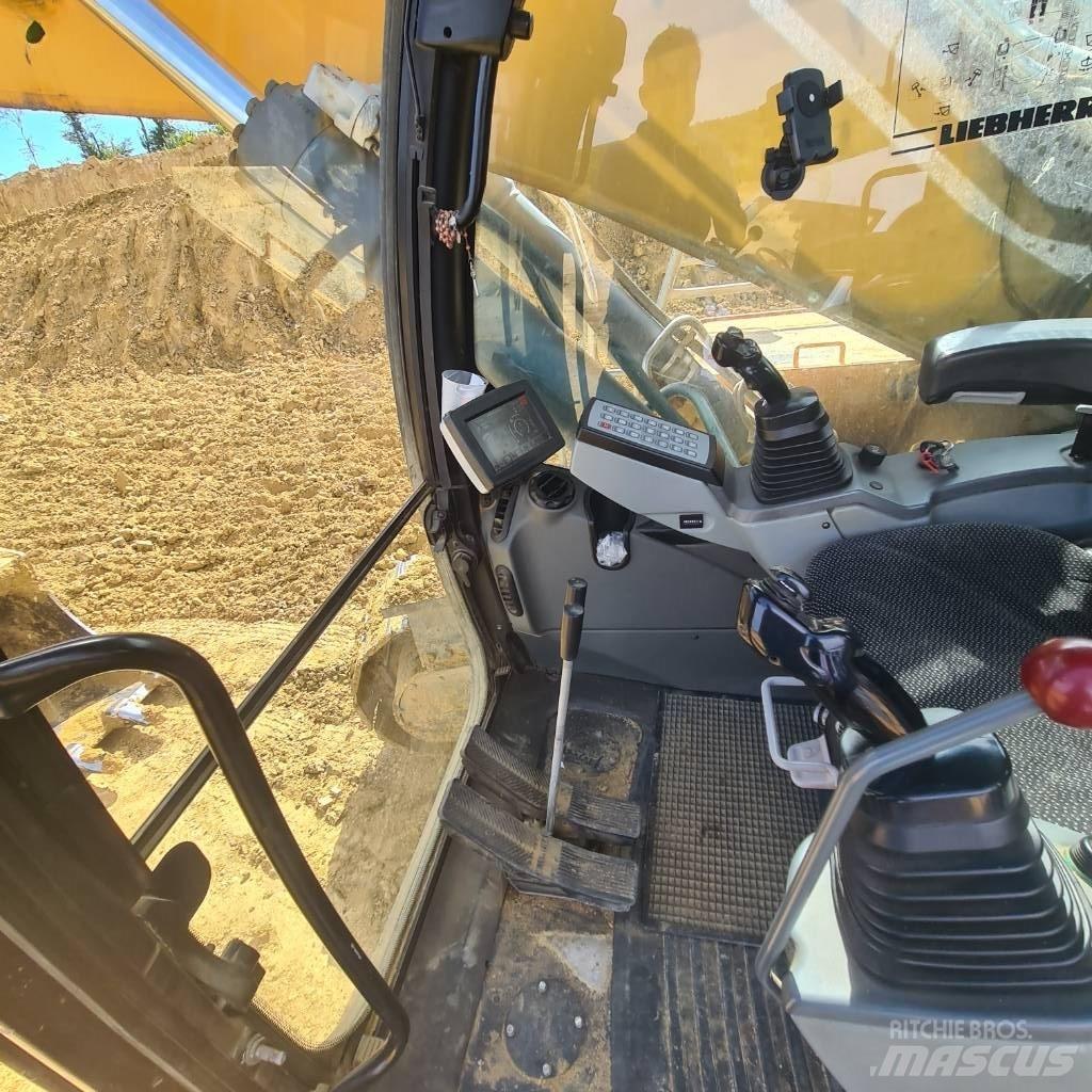Liebherr R 936 LC Kāpurķēžu ekskavatori