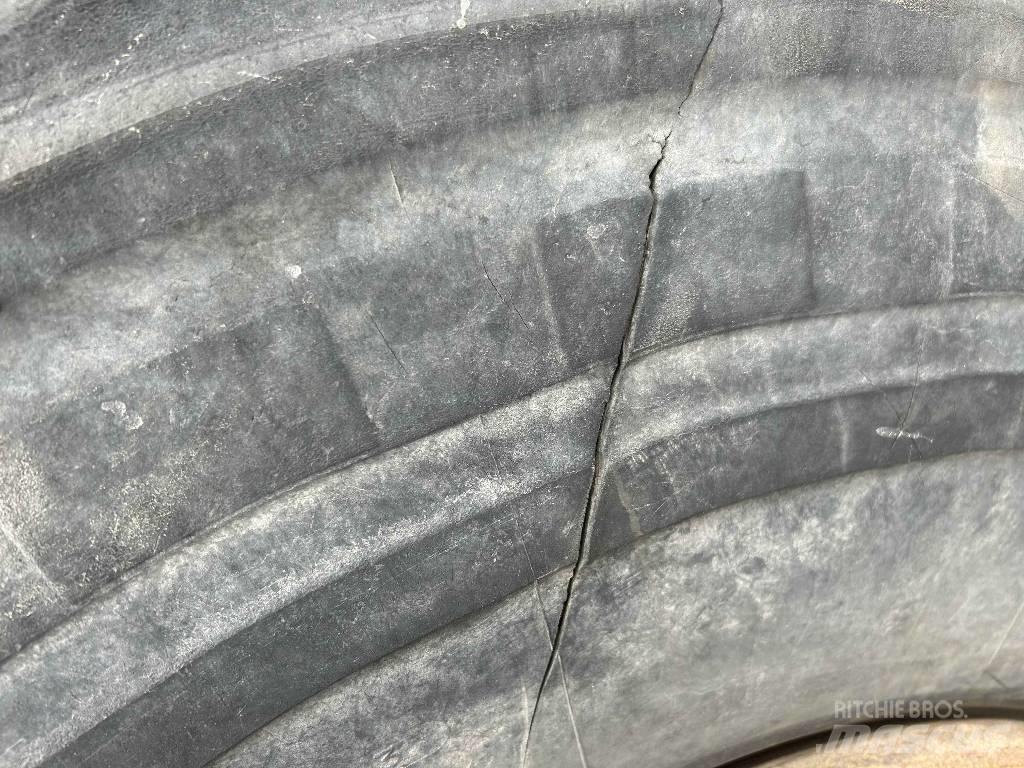 Hitachi ZW 220 Iekrāvēji uz riteņiem