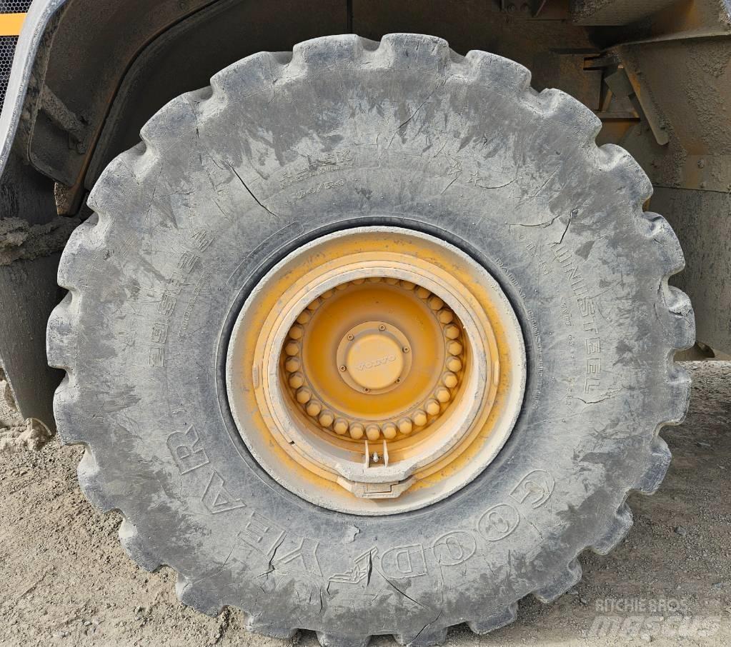 Volvo L 260 H Iekrāvēji uz riteņiem