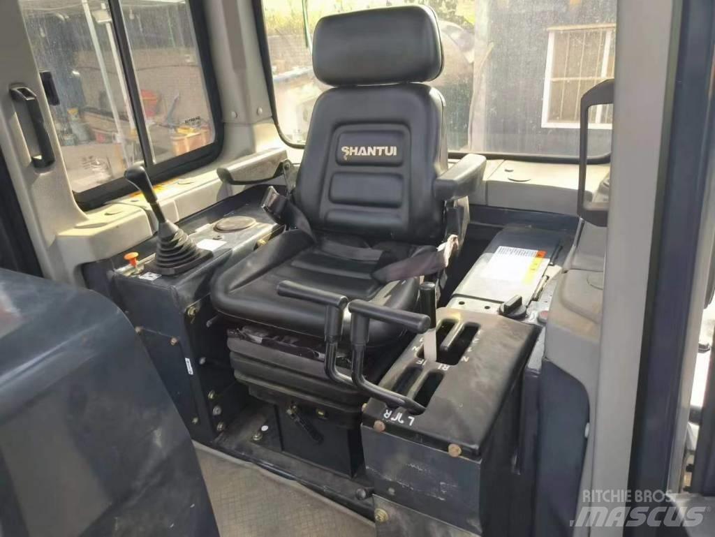 Shantui SD 16 Kāpurķēžu buldozeri