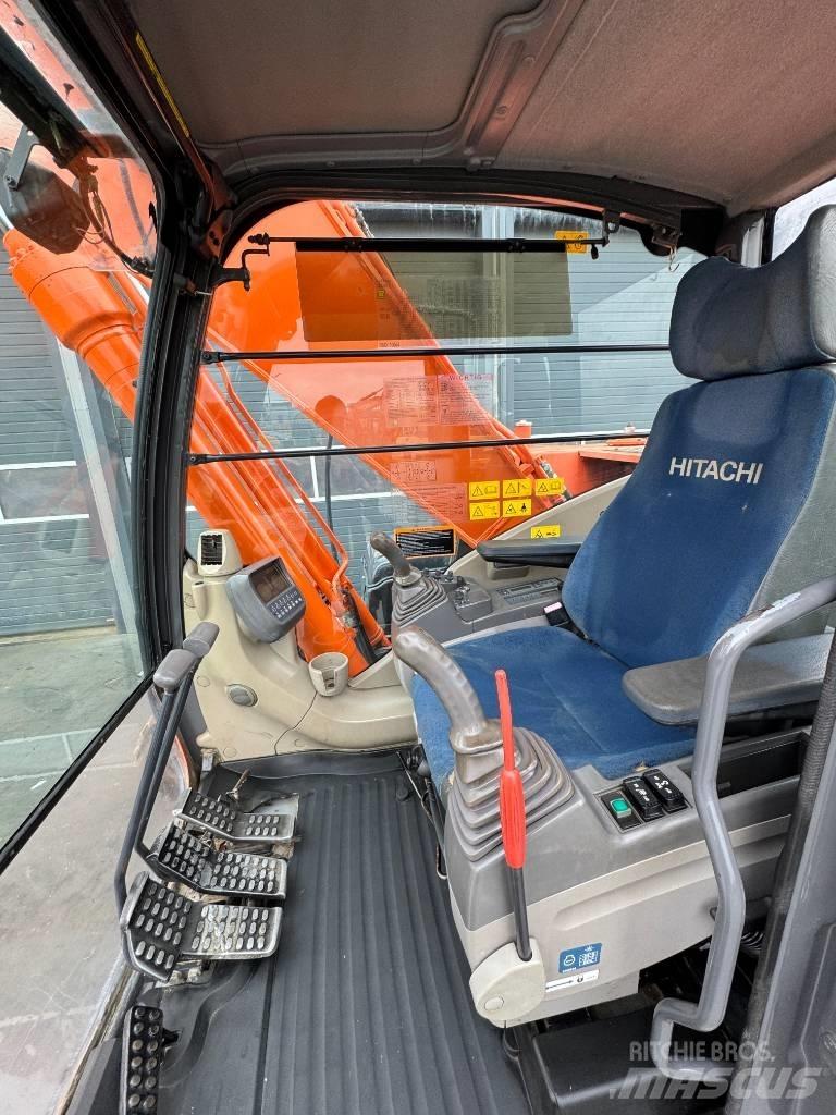 Hitachi ZX 250 LC-3 Kāpurķēžu ekskavatori