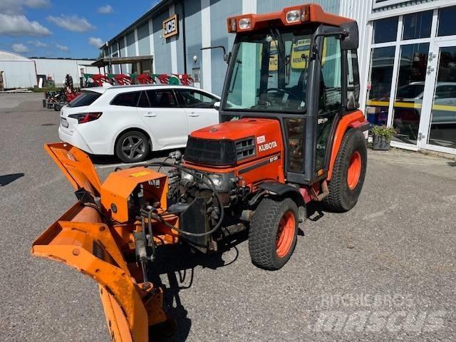 Kubota ST 30 Kompaktie traktori