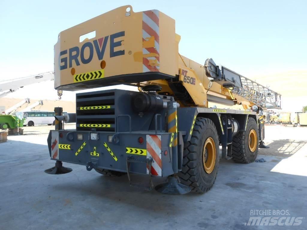 Grove RT 650 E Celtņi nelīdzenām virsmām
