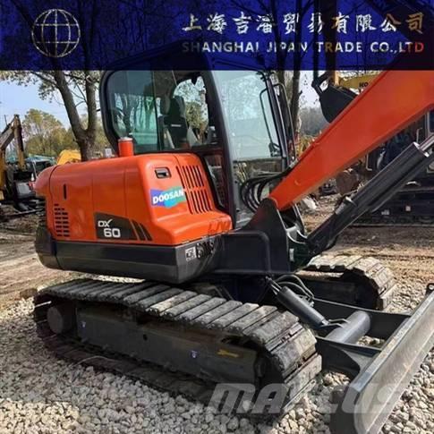 Doosan DX 60 Kāpurķēžu ekskavatori