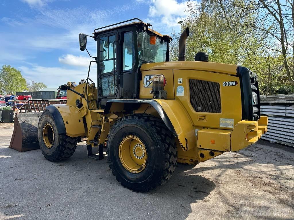 CAT 930M Iekrāvēji uz riteņiem