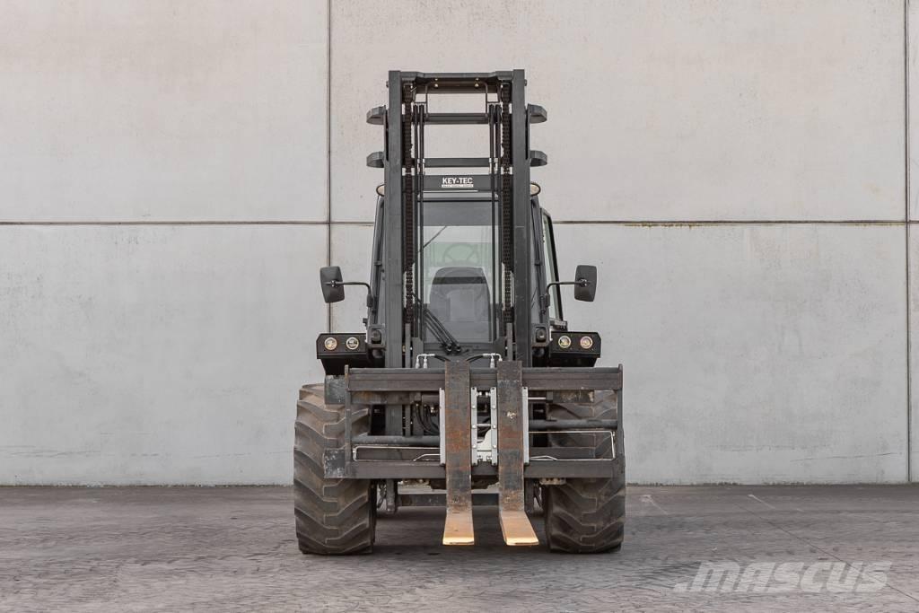 Manitou M 50-4 Tehnika ar dīzeļa dzinēju