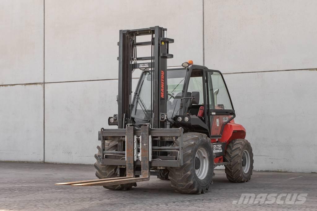 Manitou M 50-4 Tehnika ar dīzeļa dzinēju