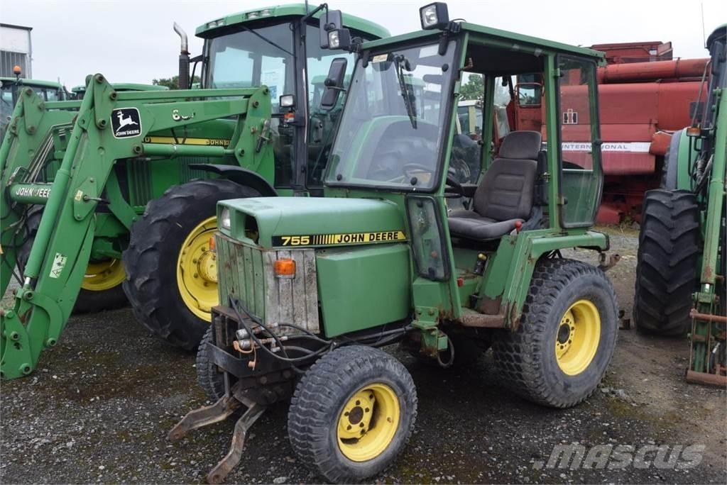 John Deere 755 Traktori