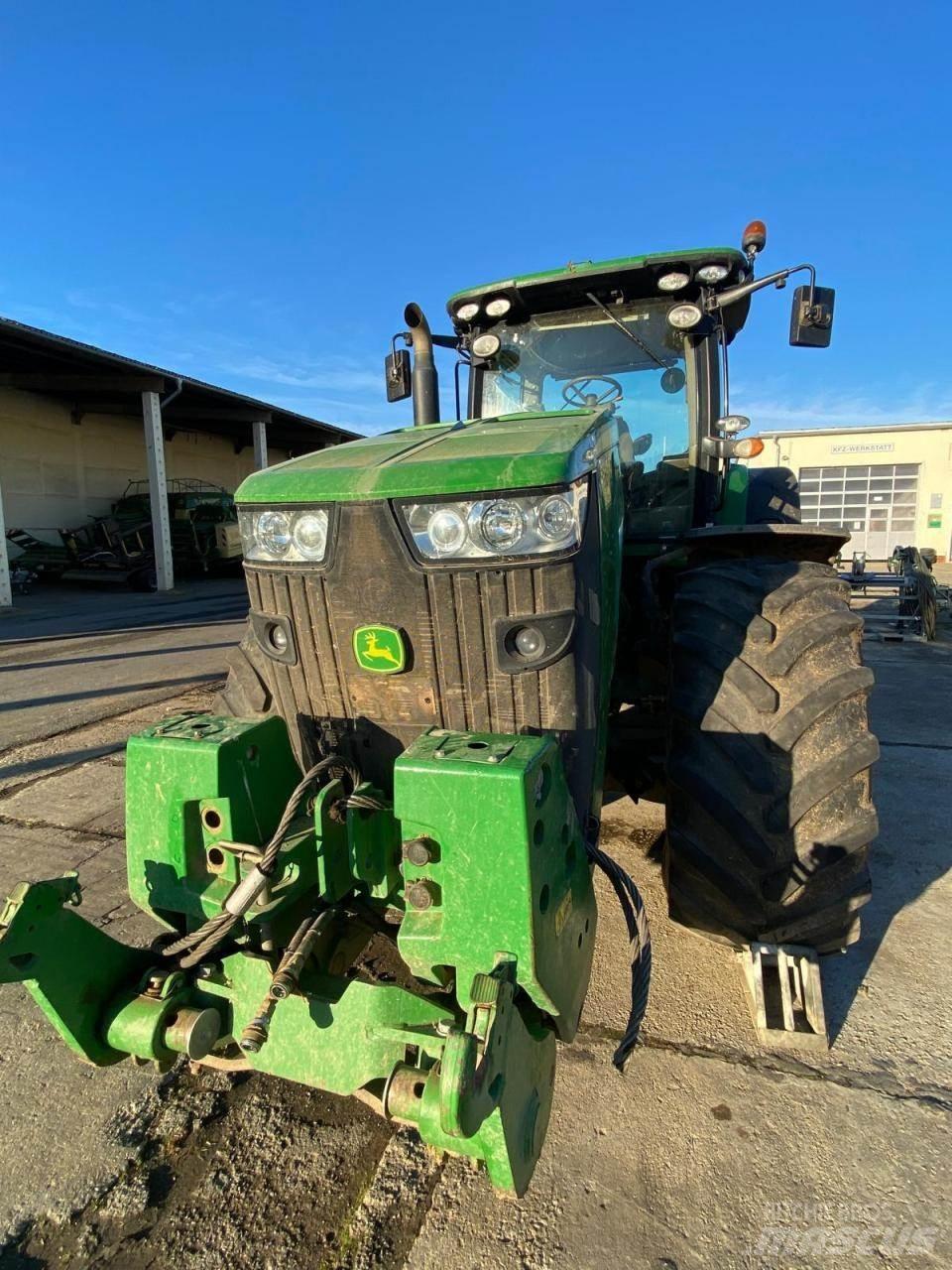 John Deere 8345 R Traktori