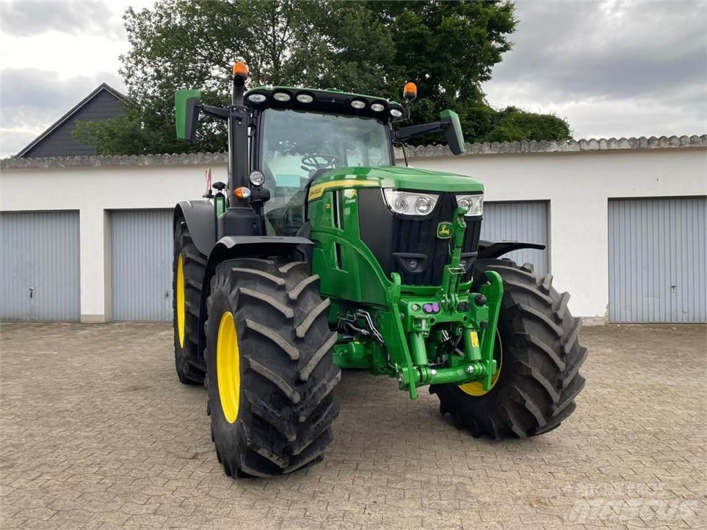 John Deere 6R 215 Traktori