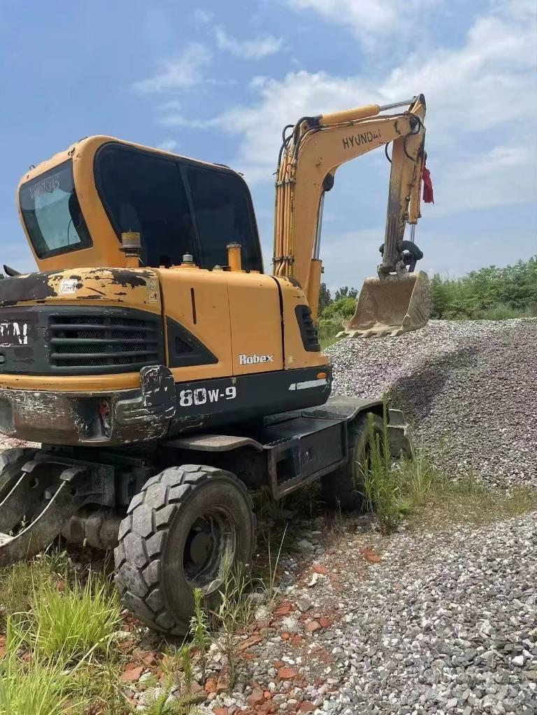 Hyundai 60W-9 Ekskavatori uz riteņiem