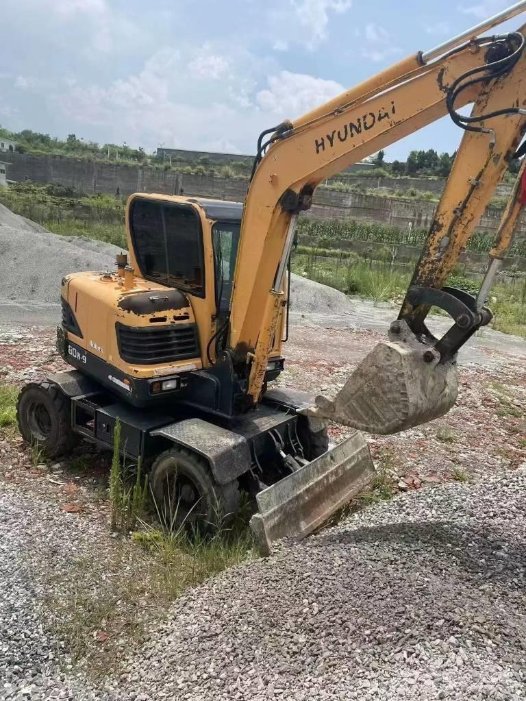 Hyundai 60W-9 Ekskavatori uz riteņiem