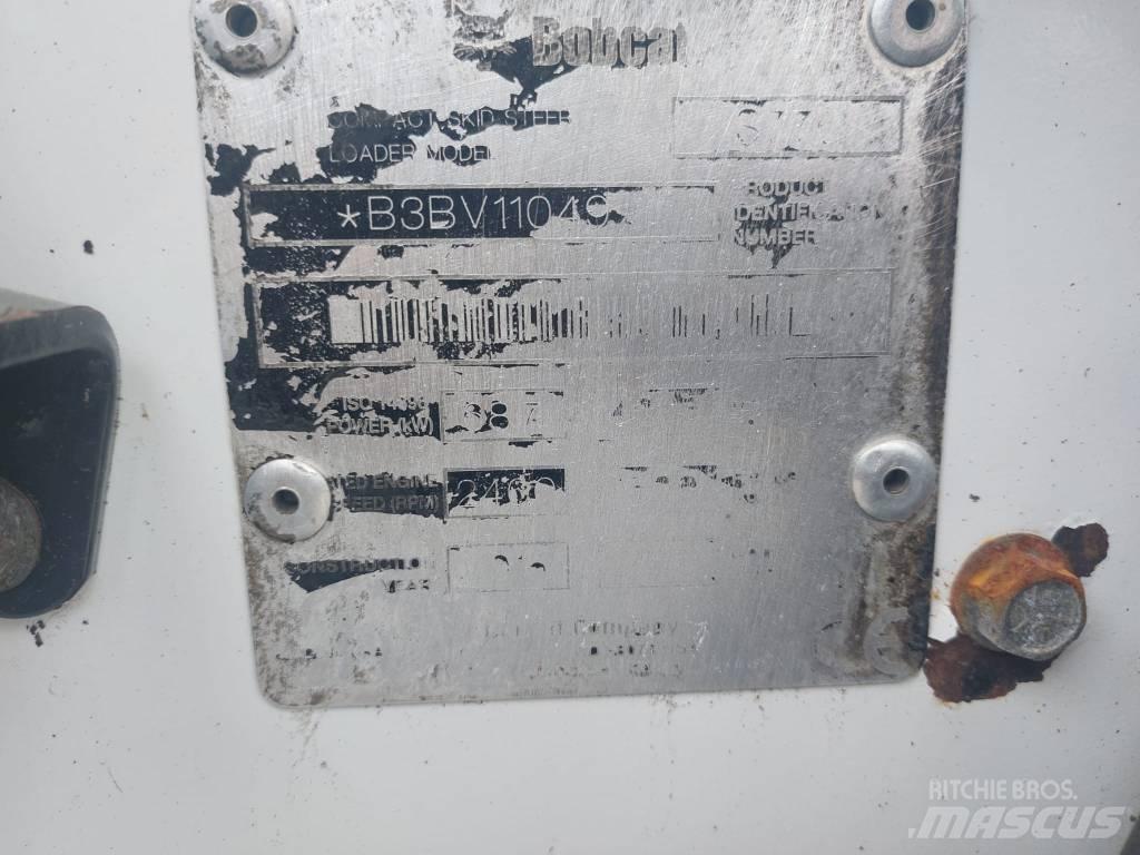 Bobcat 377 Lietoti riteņu kompaktiekrāvēji