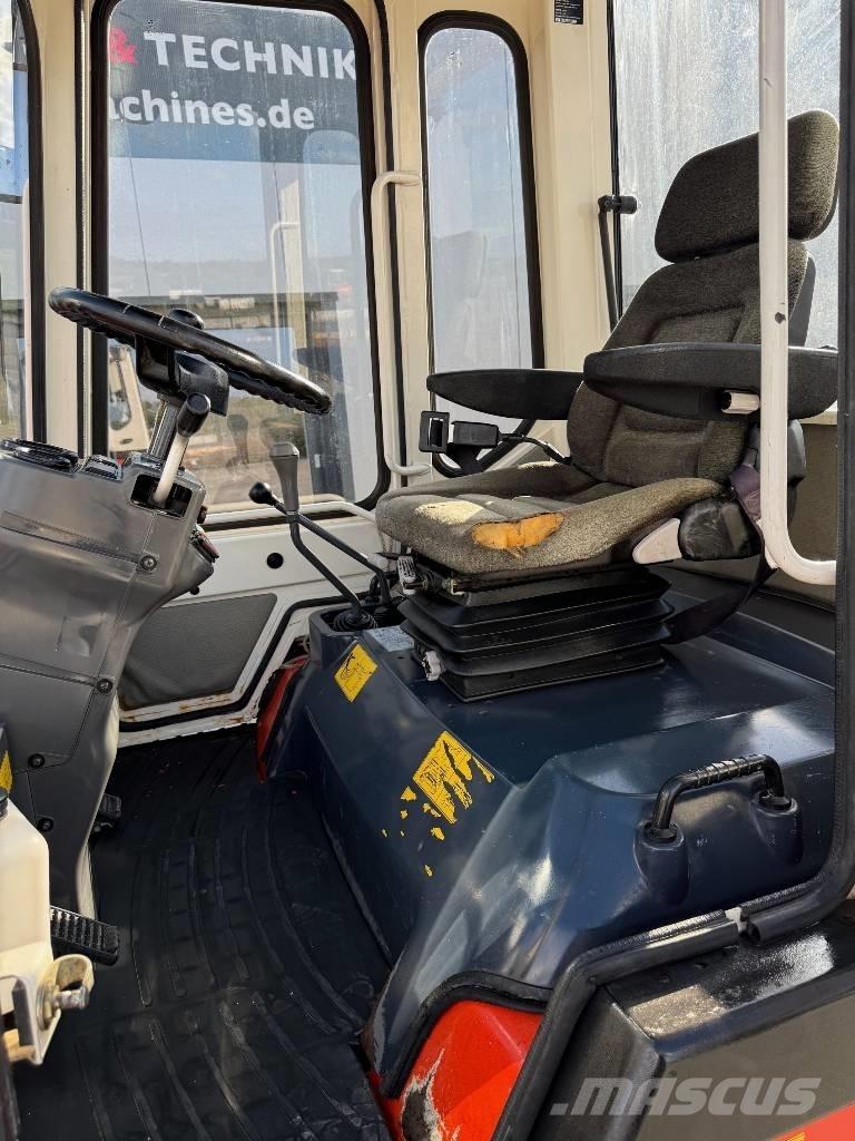 Kubota R 420 Iekrāvēji uz riteņiem
