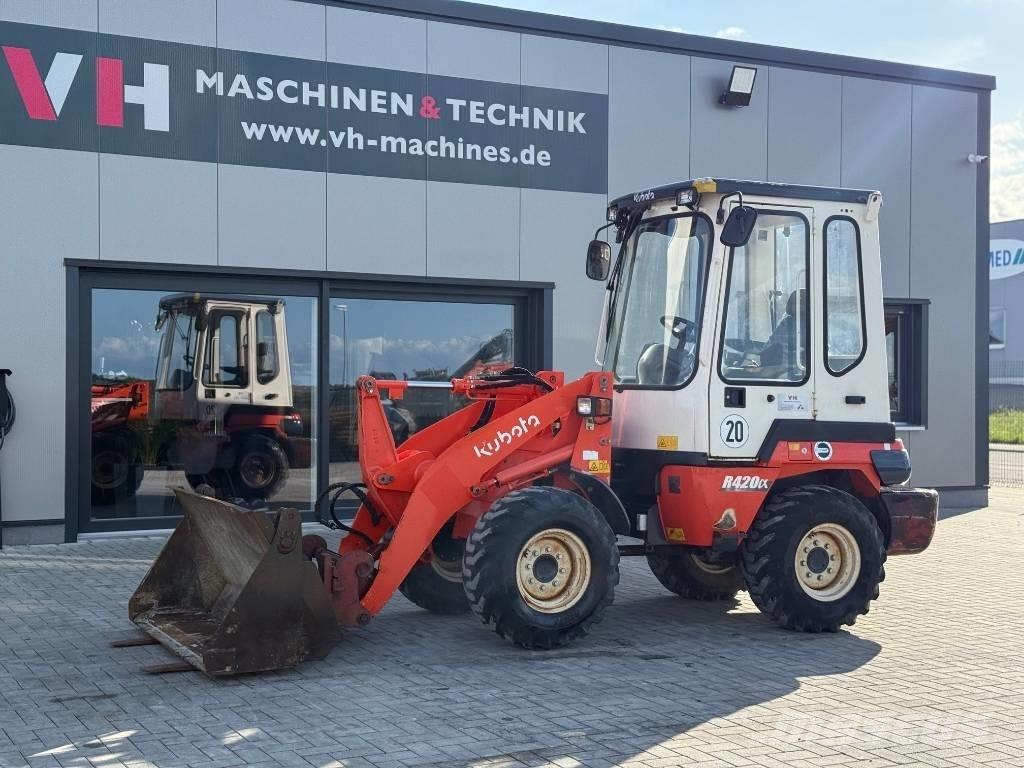 Kubota R 420 Iekrāvēji uz riteņiem