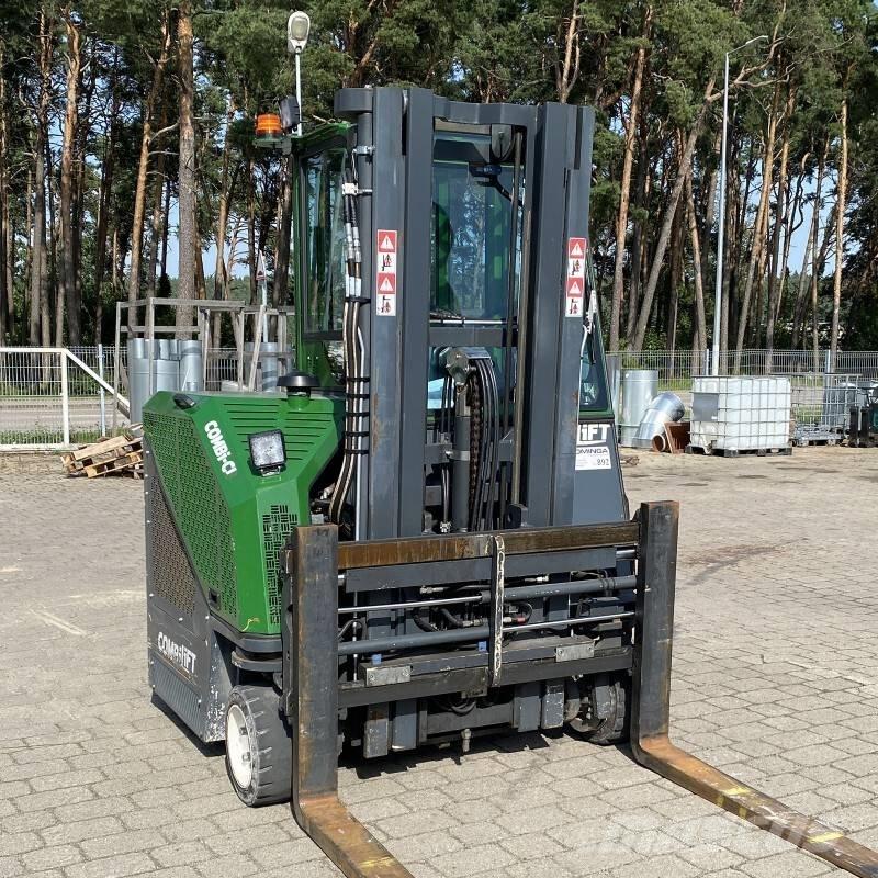 Combilift CB 2500 Četru virzienu krāvēji