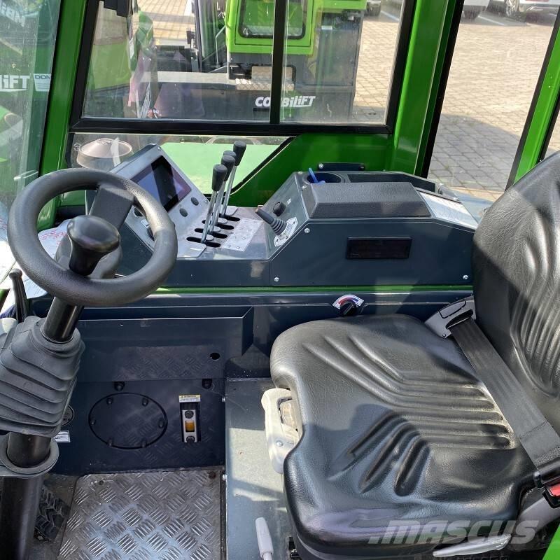 Combilift CB 2500 Četru virzienu krāvēji