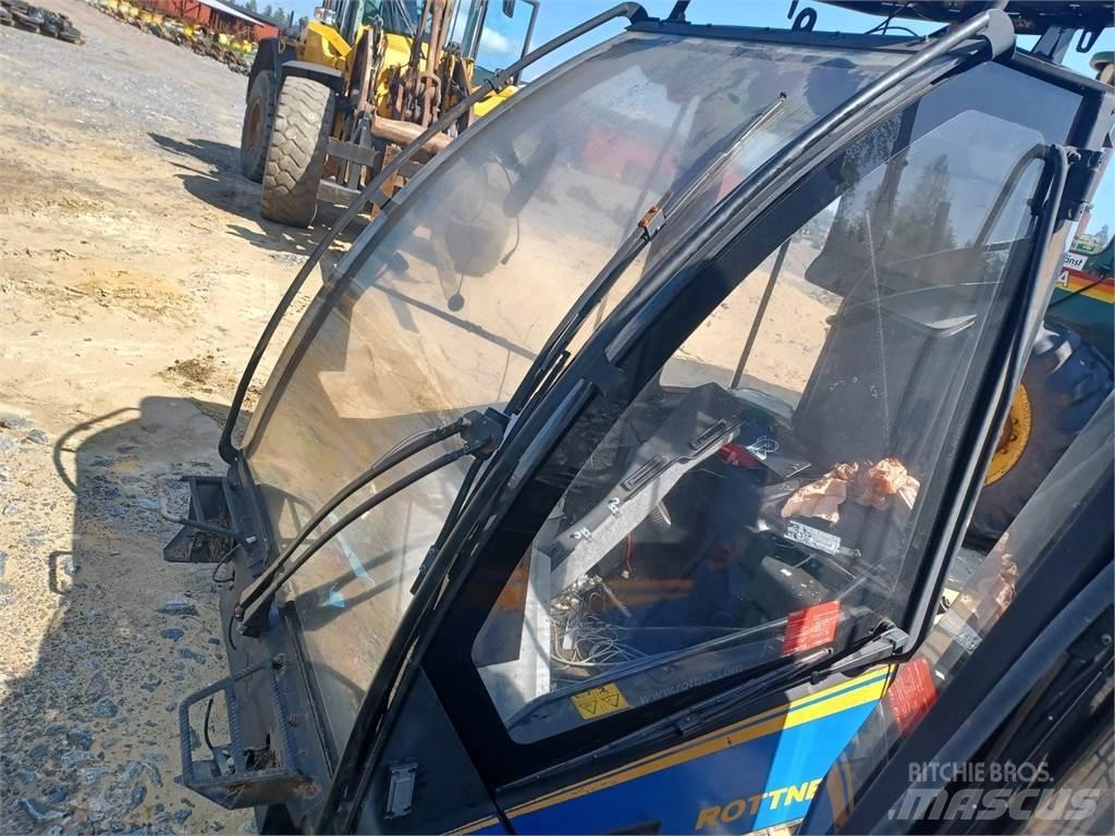 Rottne H14 Kabīnes un interjers