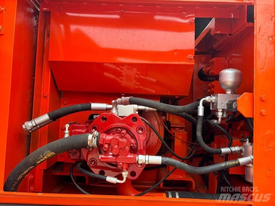 Doosan DX 225 LCA Kāpurķēžu ekskavatori