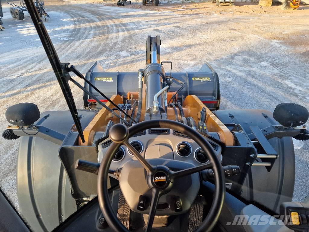 CASE 821 G2 Iekrāvēji uz riteņiem