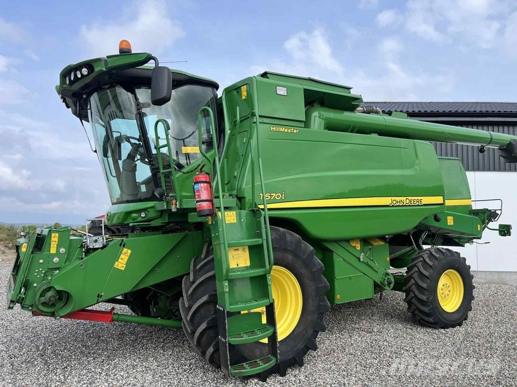 John Deere T 670 i Ražas novākšanas kombaini