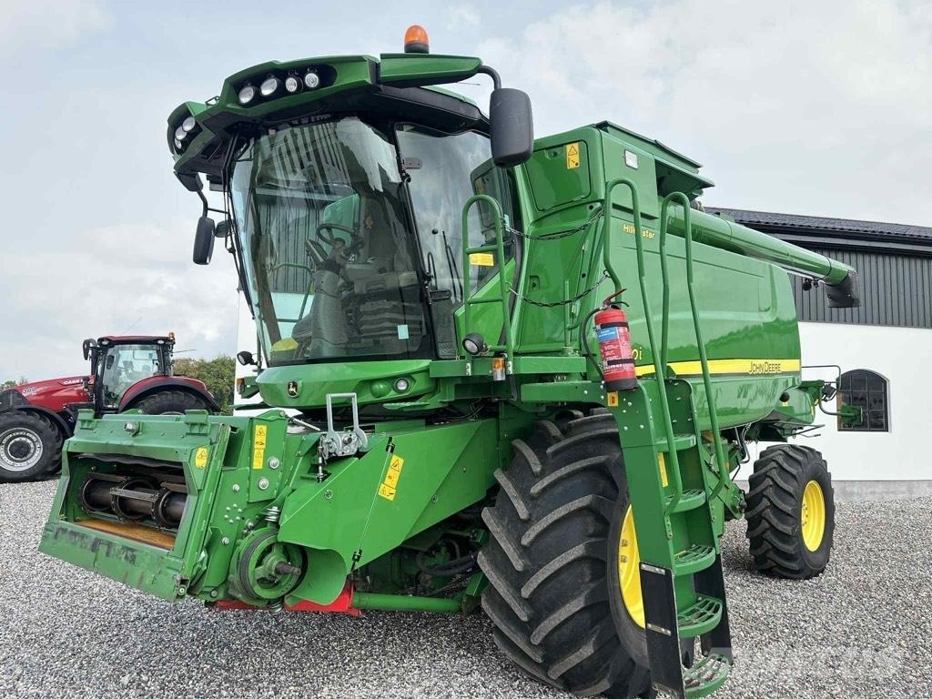 John Deere T 670 i Ražas novākšanas kombaini