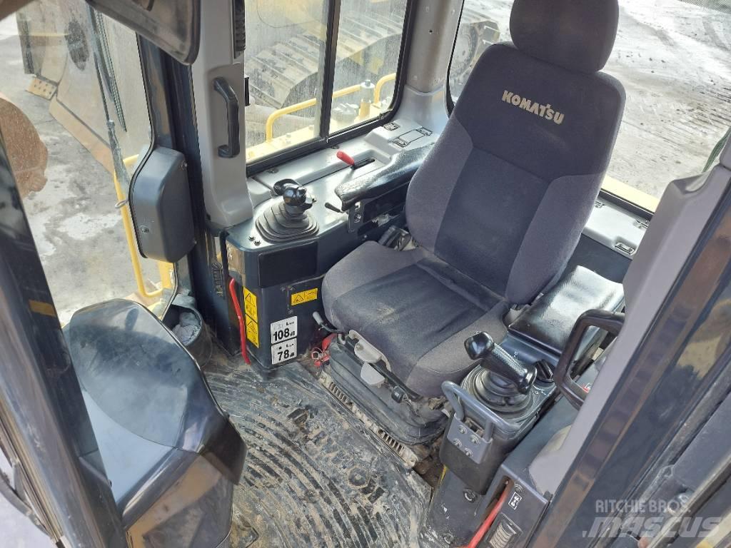 Komatsu D65PX-18 Kāpurķēžu buldozeri