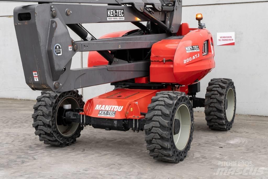 Manitou 200 ATJ Strēles pacēlāji