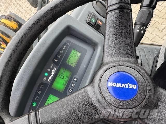 Komatsu WA 80 M Iekrāvēji uz riteņiem