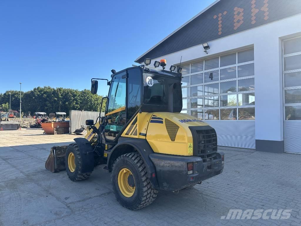 Komatsu WA 80-6 Iekrāvēji uz riteņiem