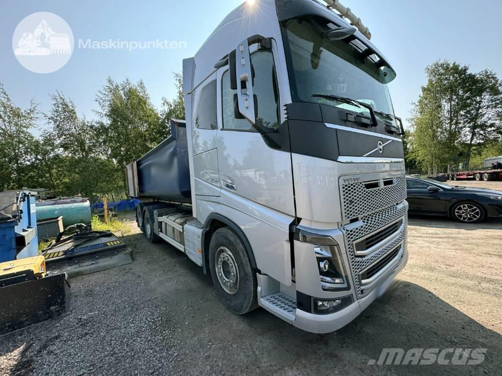 Volvo FH 16 750 Treileri ar āķi