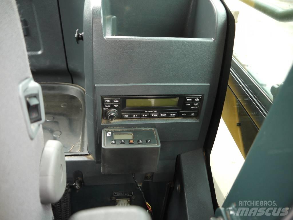 Hyundai R 220 LC-9A Kāpurķēžu ekskavatori