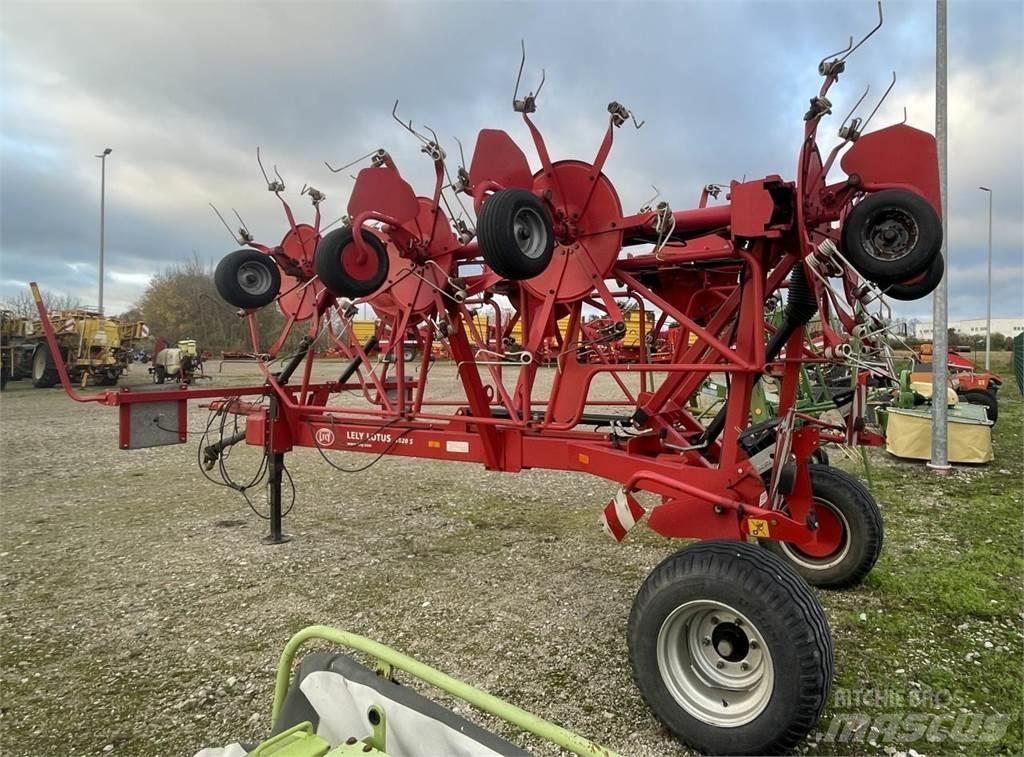 Lely Lotus 1020 S Grābekļi un siena ārdītāji