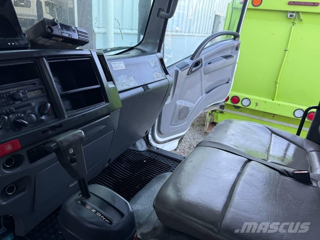 Isuzu NRR Atkritumu izvešanas transports