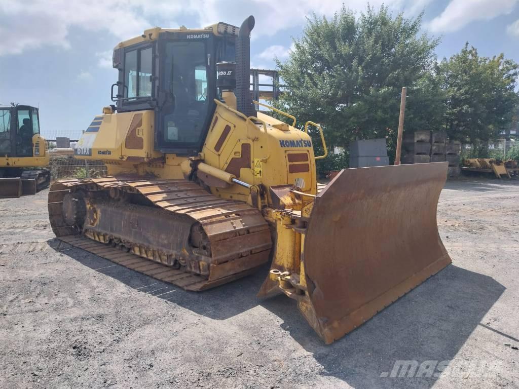 Komatsu D61PX-23 Kāpurķēžu buldozeri