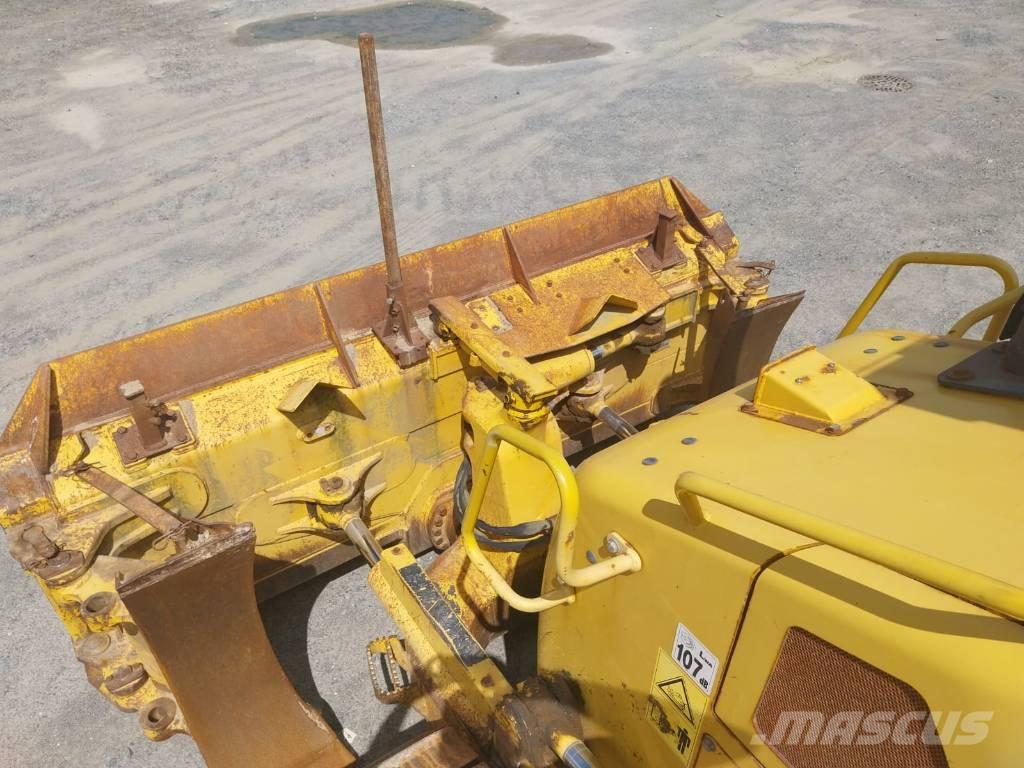Komatsu D61PX-23 Kāpurķēžu buldozeri