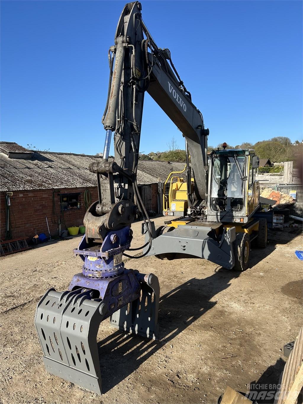  Excavator Volvo Ekskavatori uz riteņiem