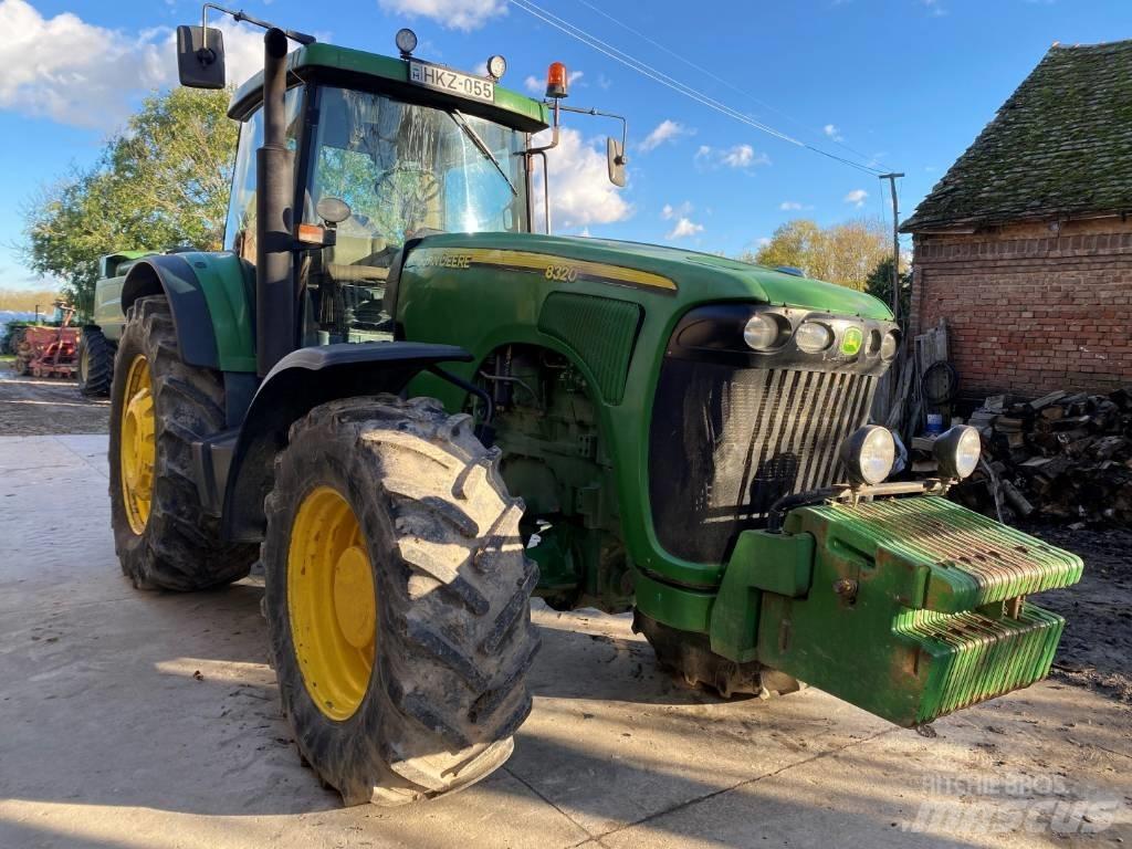 John Deere 8320 Traktori