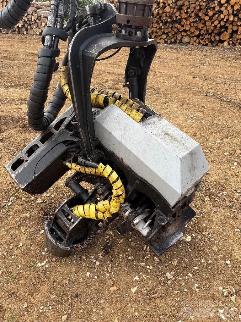 Logset 8 H Harvesteri