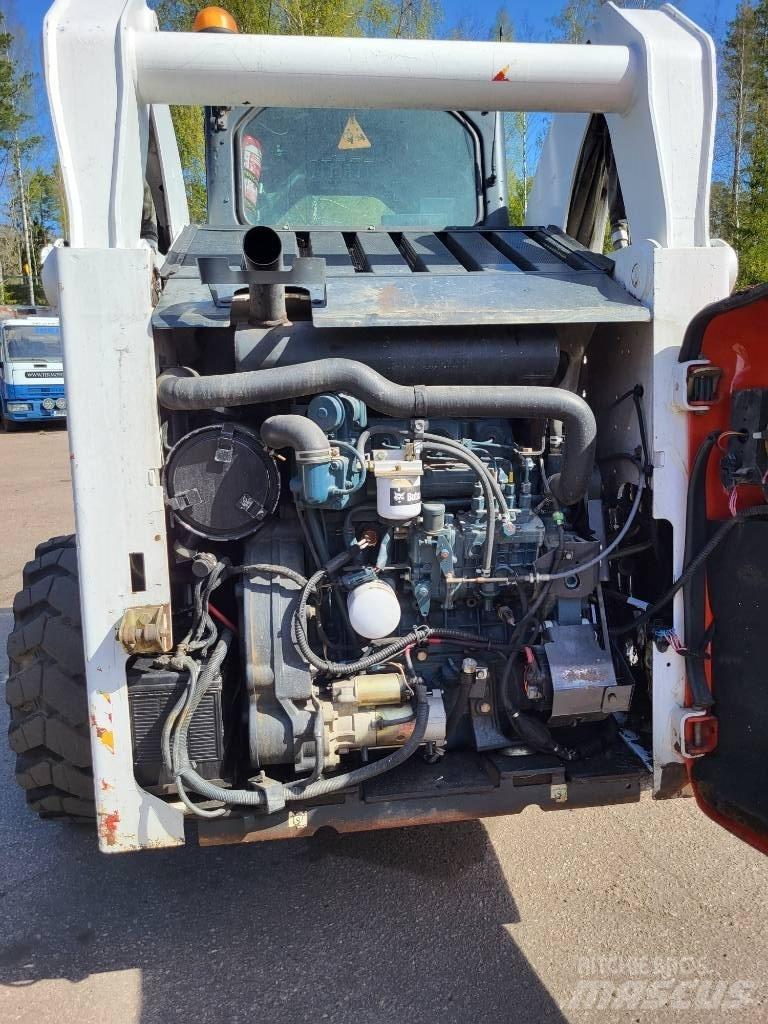 Bobcat A 300 Lietoti riteņu kompaktiekrāvēji