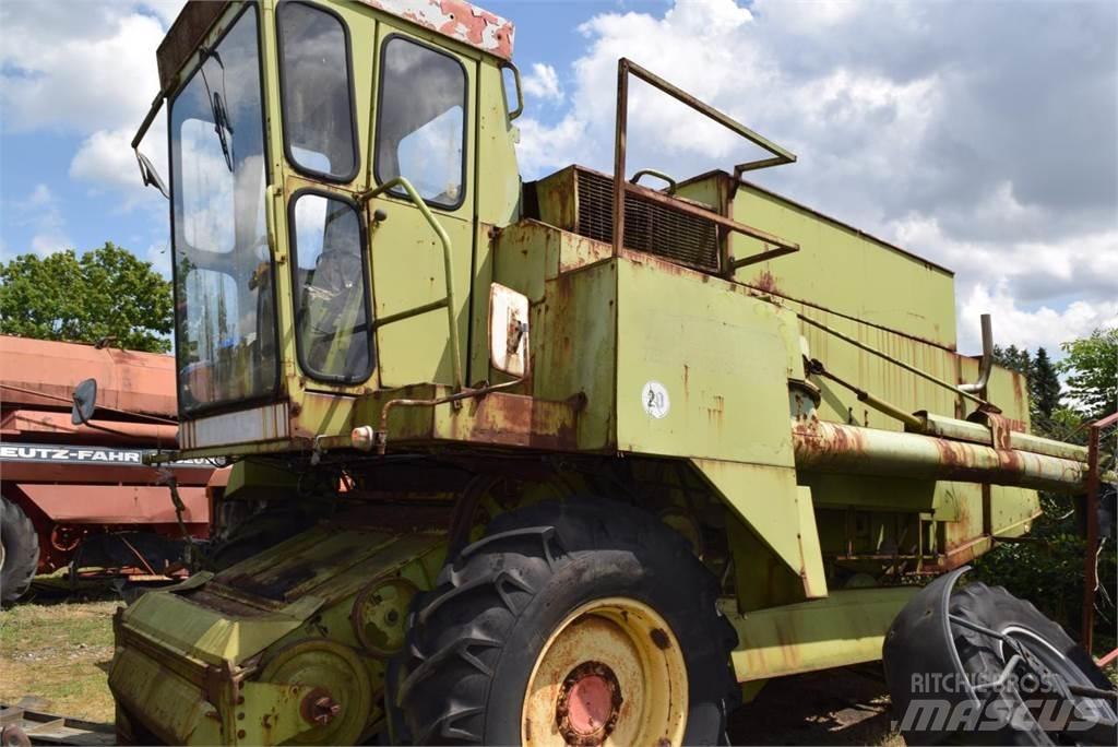 CLAAS Dominator 80 Ražas novākšanas kombaini