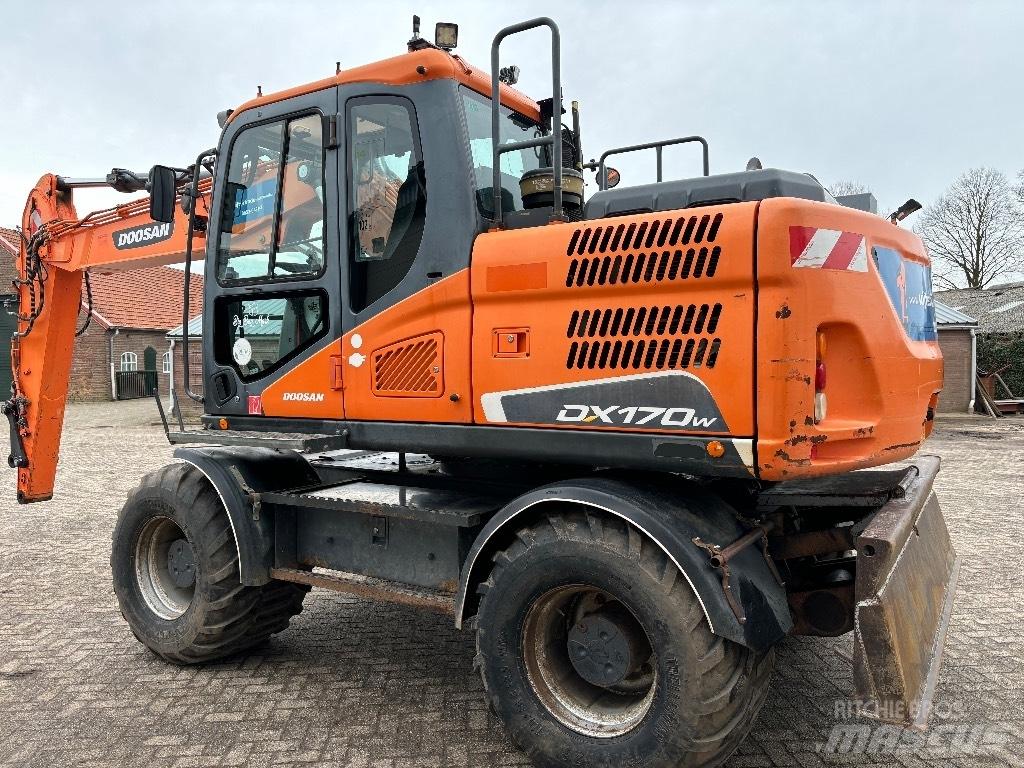 Doosan DX 170 W Ekskavatori uz riteņiem