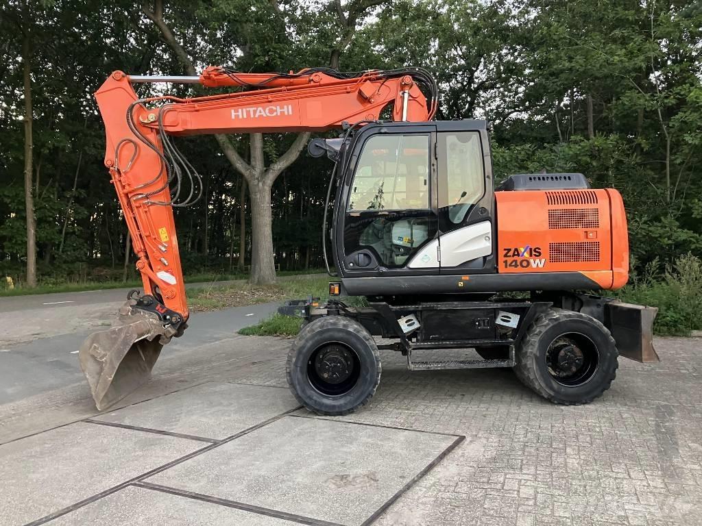 Hitachi ZX140-5B Ekskavatori uz riteņiem