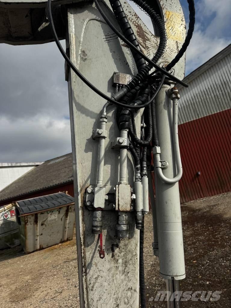 Takeuchi TB 370 Kāpurķēžu ekskavatori