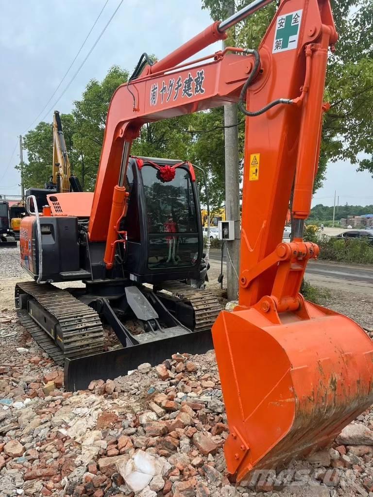 Hitachi ZX70 Vidēja lieluma ekskavatori 7 t - 12 t