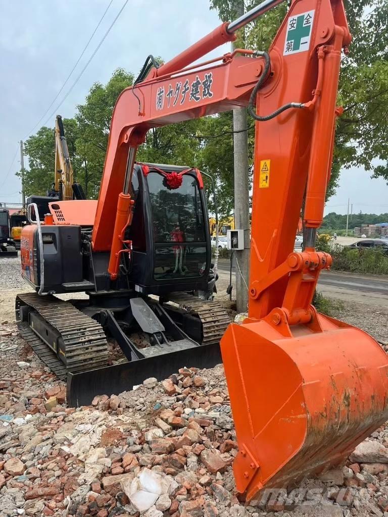 Hitachi ZX70 Vidēja lieluma ekskavatori 7 t - 12 t