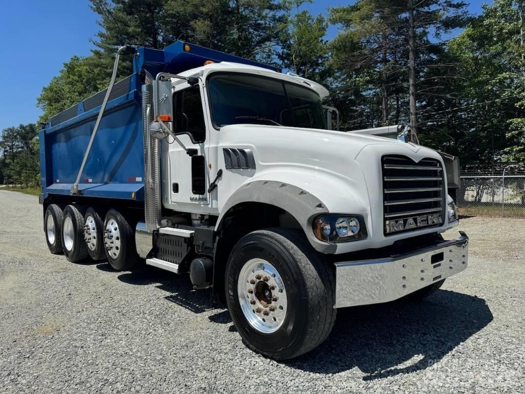 Mack GU 713 Pašizgāzējs