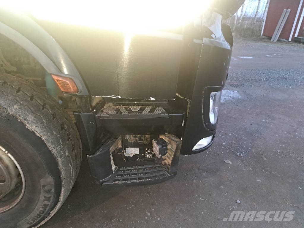 Sisu CM 13 M Treileri meža tehnikas transportēšanai