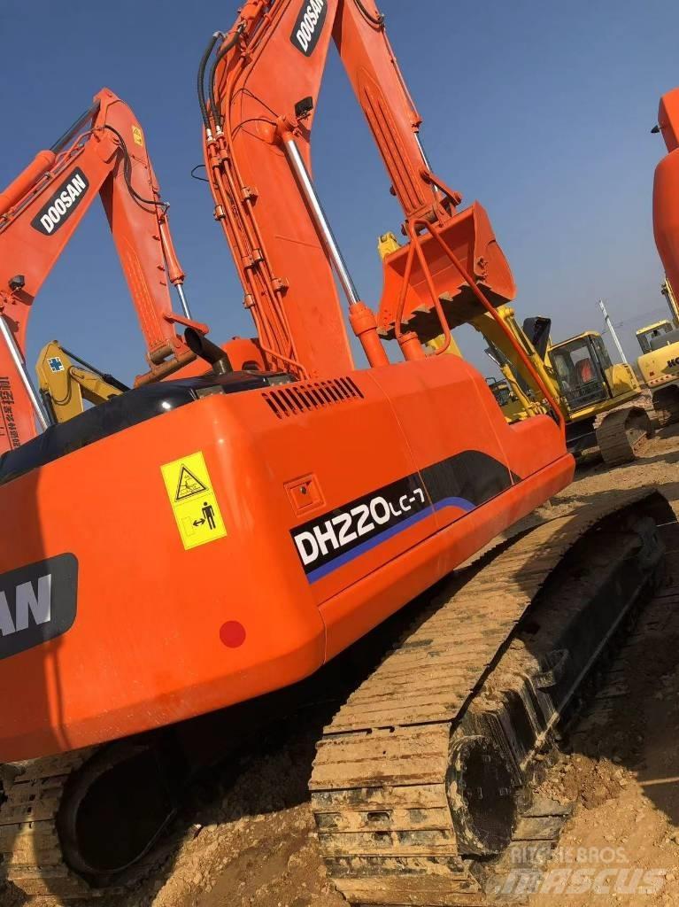 Doosan 220-7 Kāpurķēžu ekskavatori