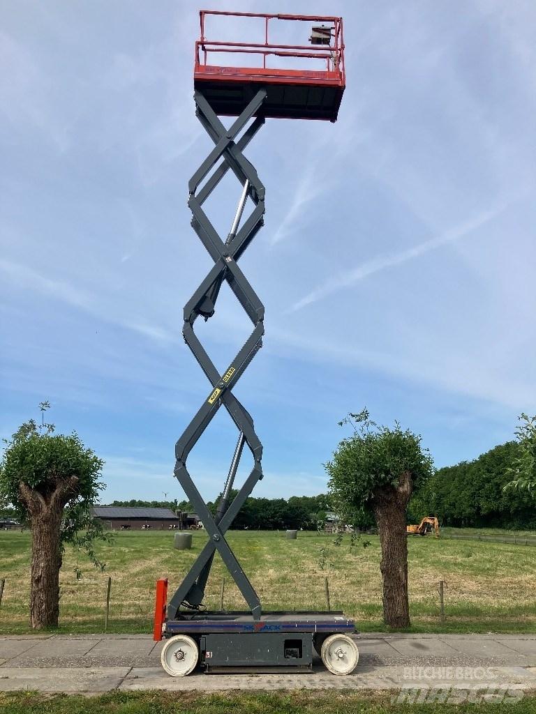 SkyJack 3226 Šķerveida pacēlāji